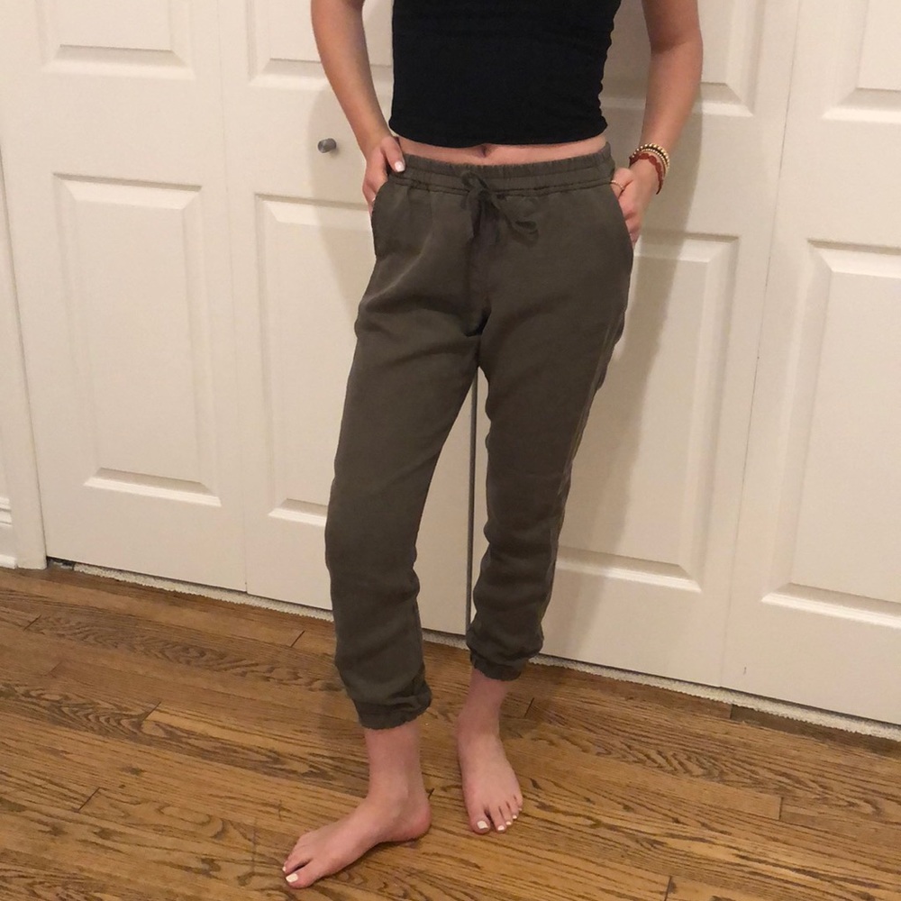 Aritzia Cargo Pants